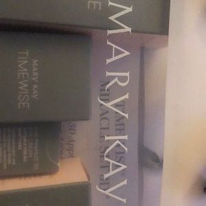 Meet your Posher, Jasminee